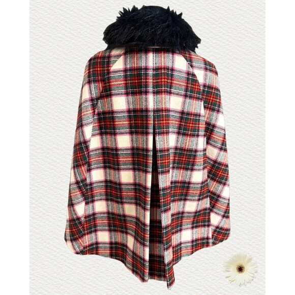 Crown & Ivy Women's Plaid Faux Fur Removable Collar Cape With Pockets Size Small - Picture 6 of 10